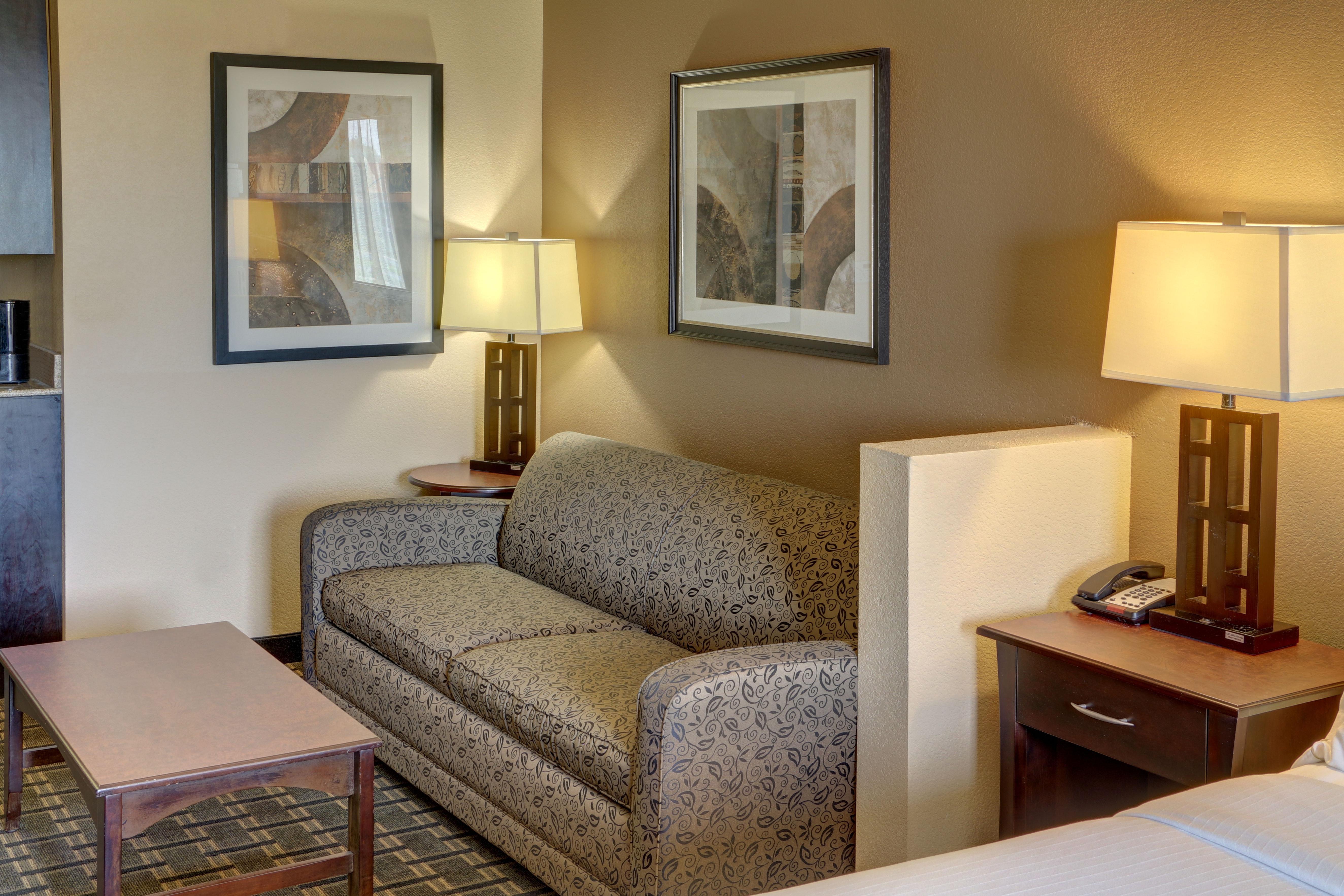 Holiday Inn Express Hotel & Suites Huntsville By Ihg Екстериор снимка