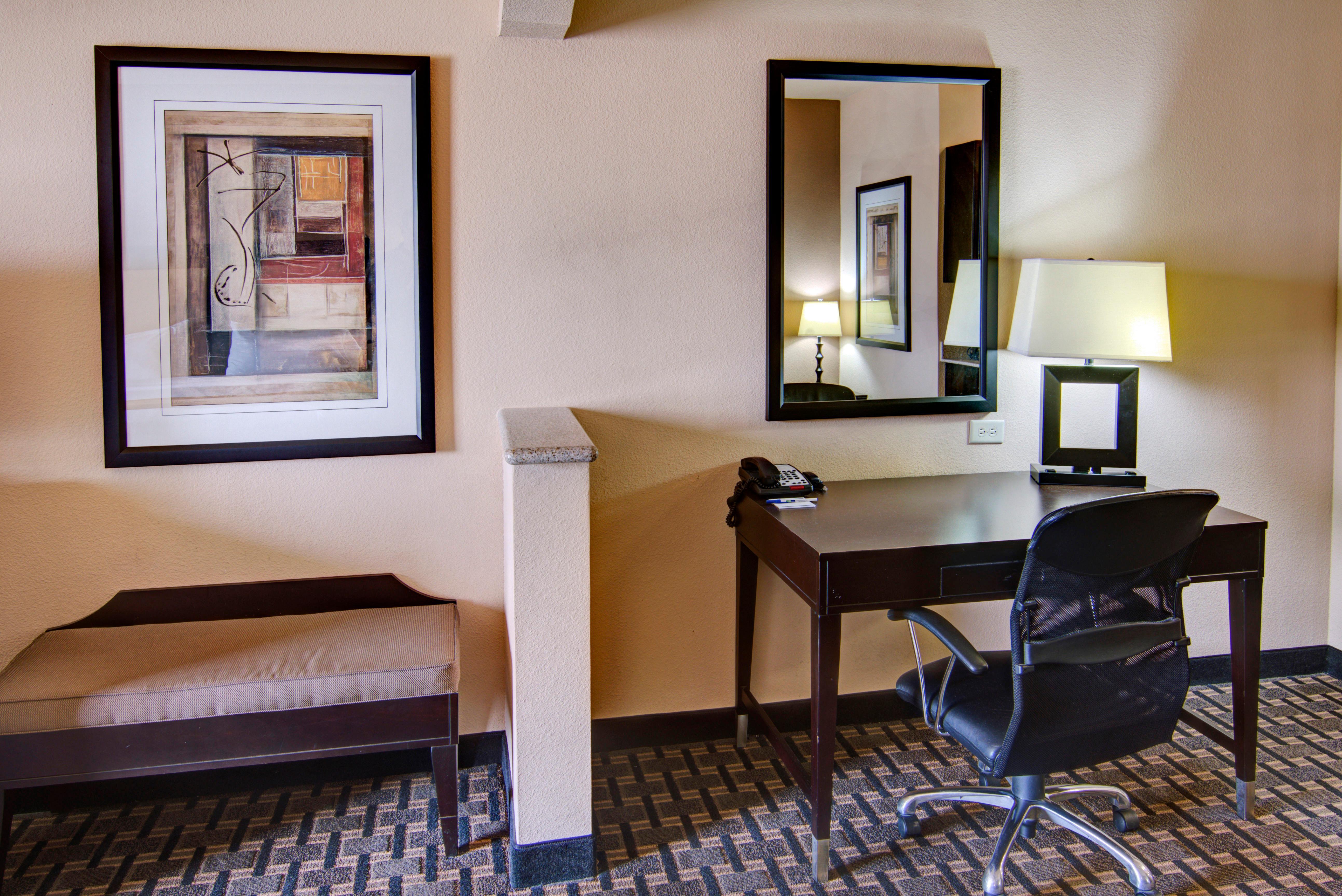 Holiday Inn Express Hotel & Suites Huntsville By Ihg Екстериор снимка