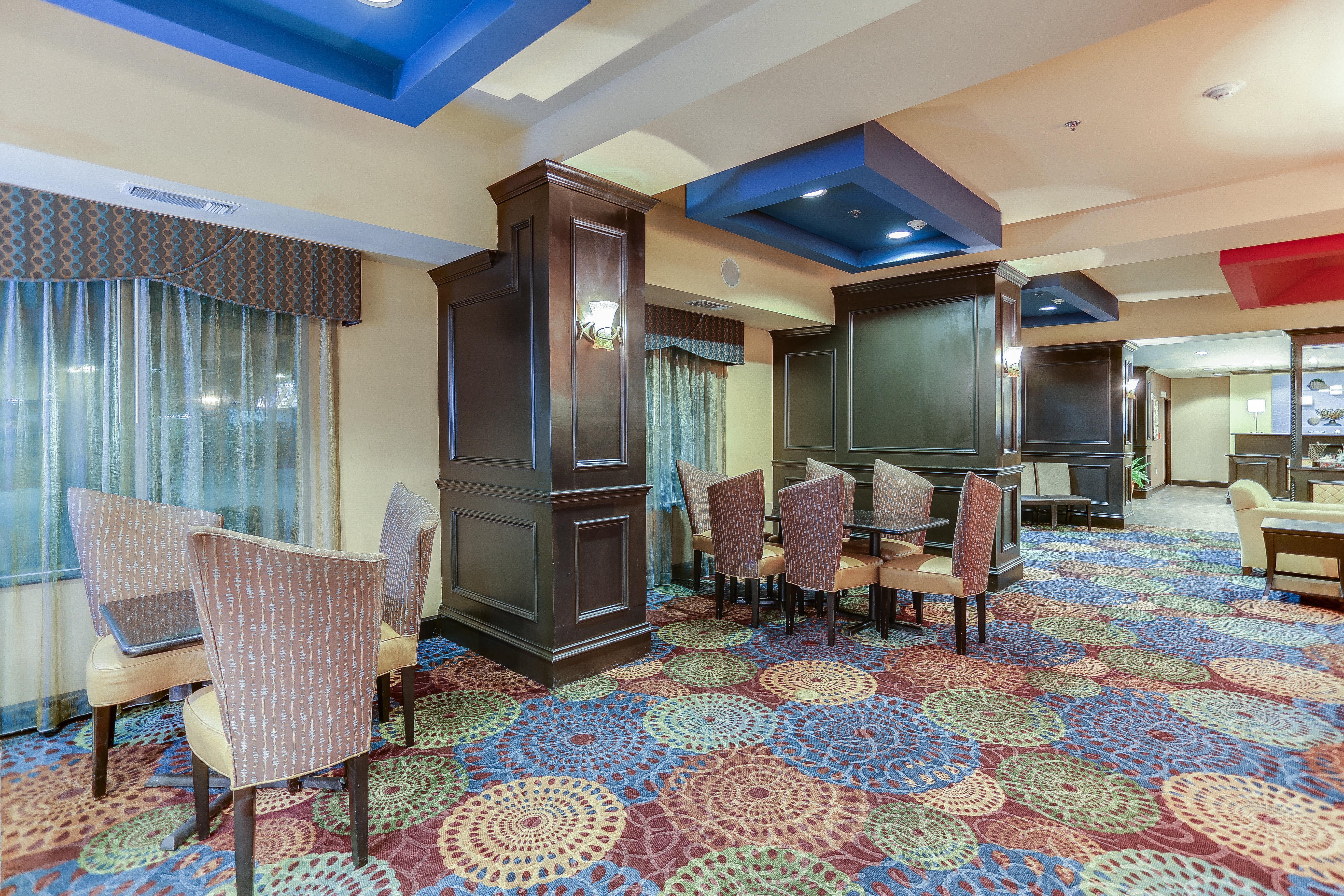 Holiday Inn Express Hotel & Suites Huntsville By Ihg Екстериор снимка