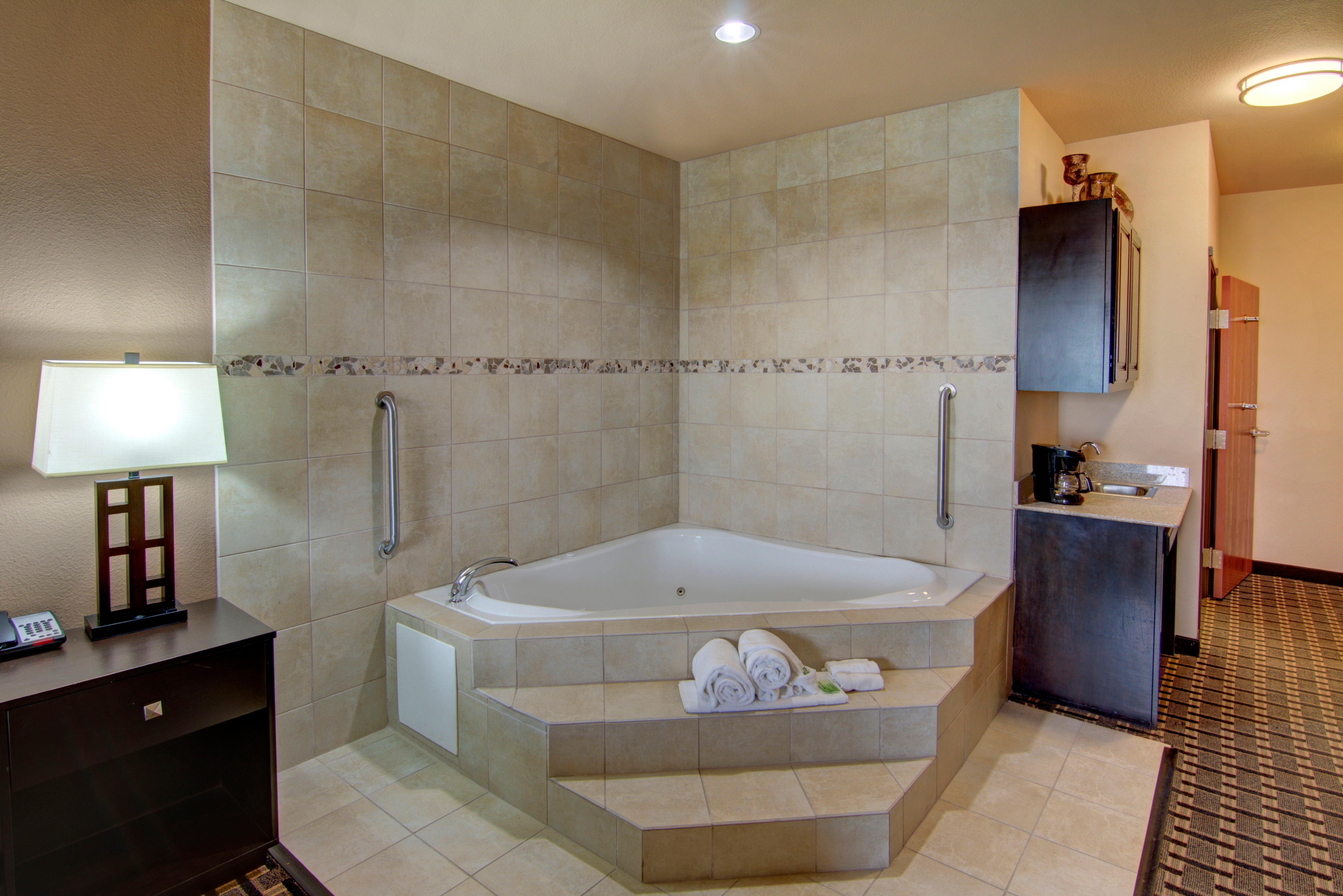 Holiday Inn Express Hotel & Suites Huntsville By Ihg Екстериор снимка