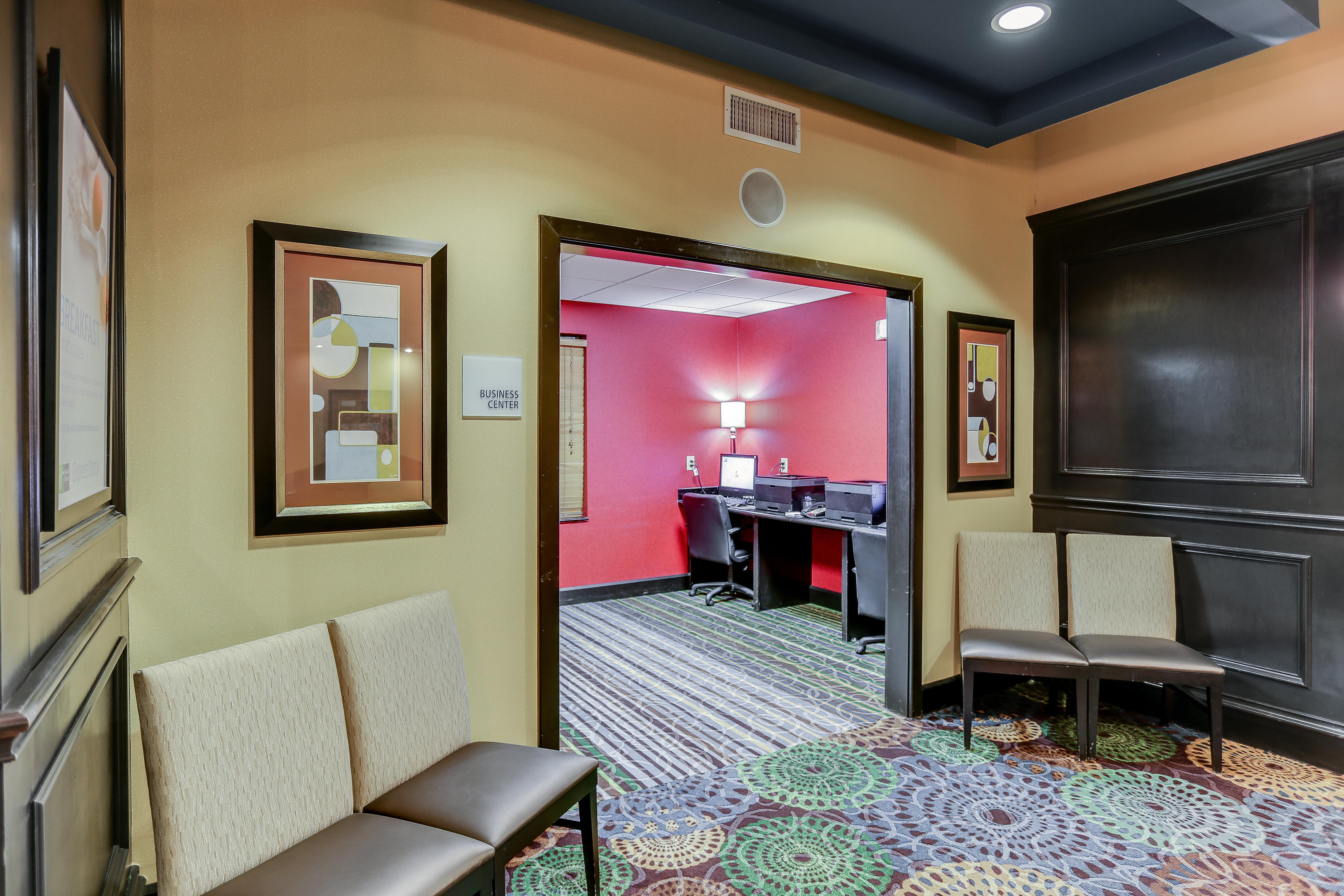 Holiday Inn Express Hotel & Suites Huntsville By Ihg Екстериор снимка