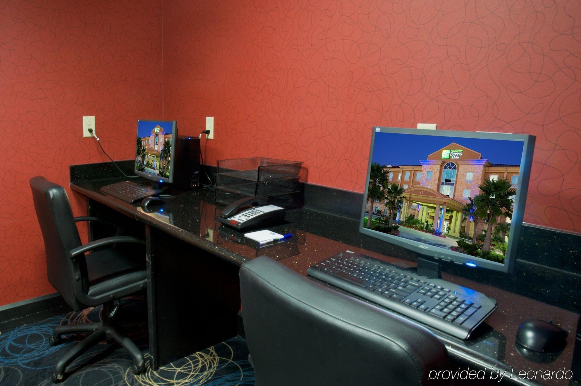 Holiday Inn Express Hotel & Suites Huntsville By Ihg Съоръжения снимка