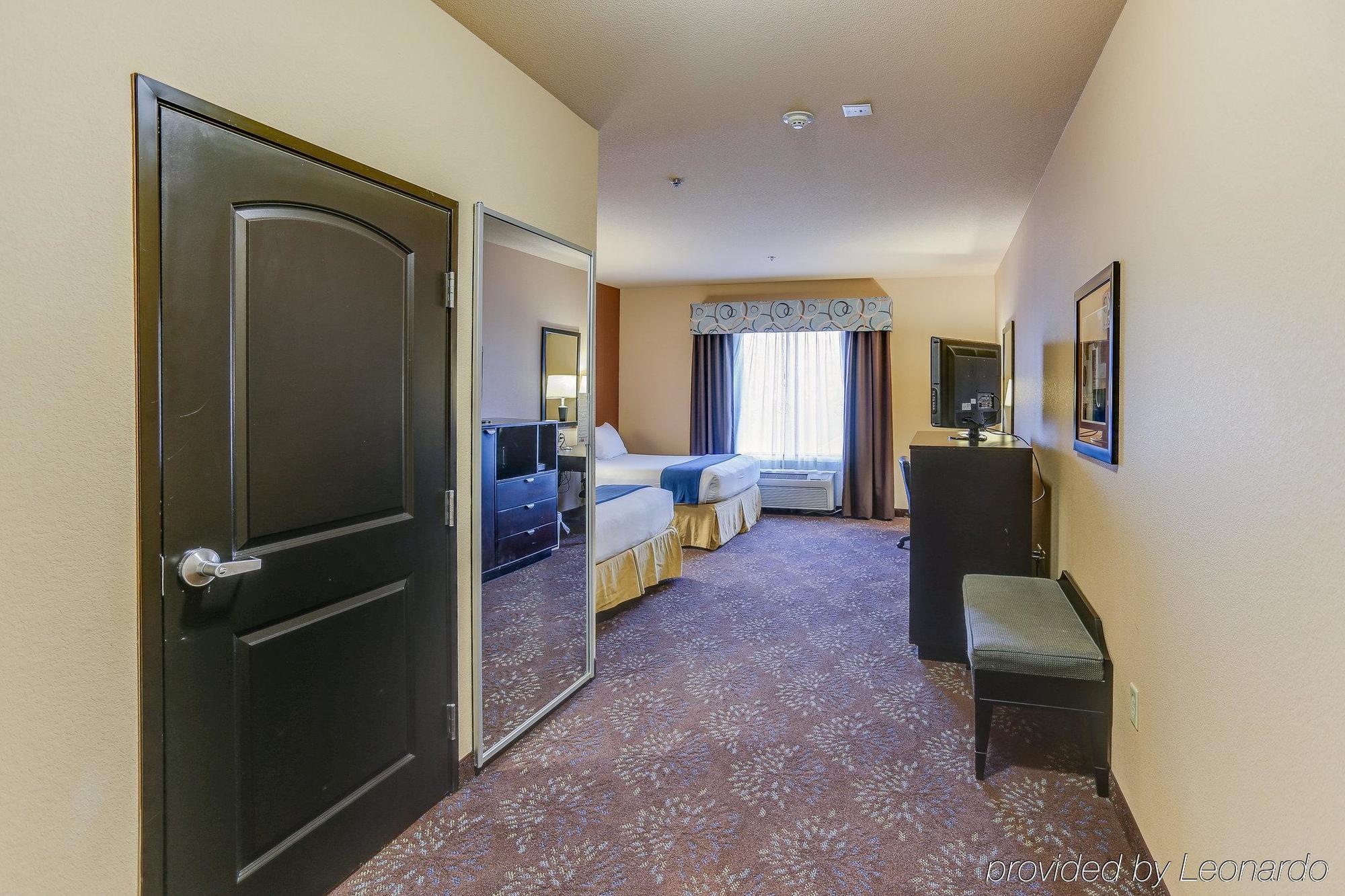 Holiday Inn Express Hotel & Suites Huntsville By Ihg Екстериор снимка