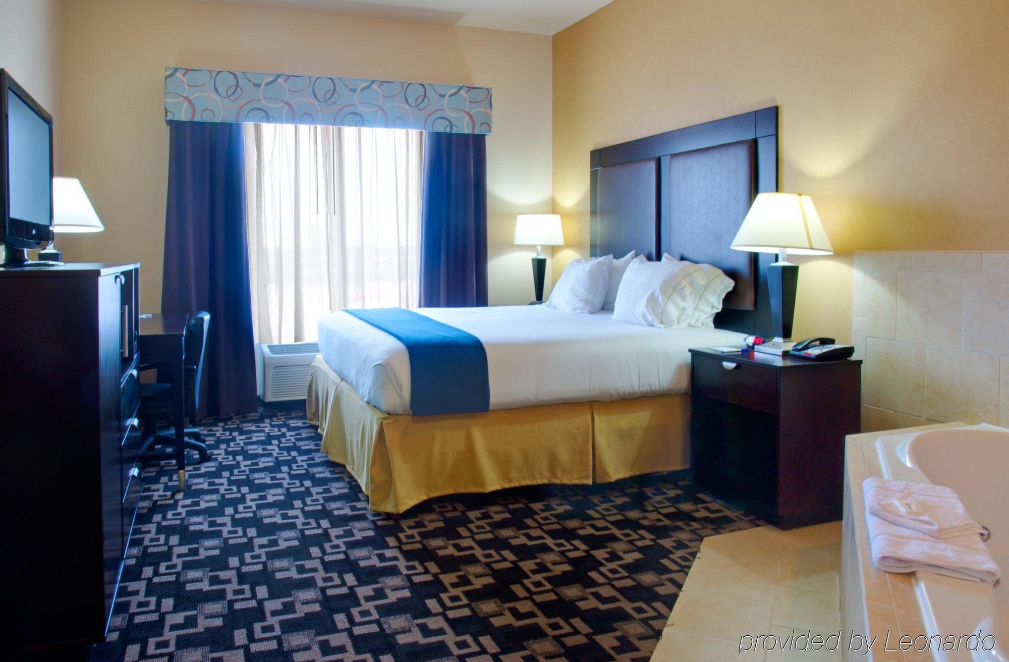 Holiday Inn Express Hotel & Suites Huntsville By Ihg Екстериор снимка