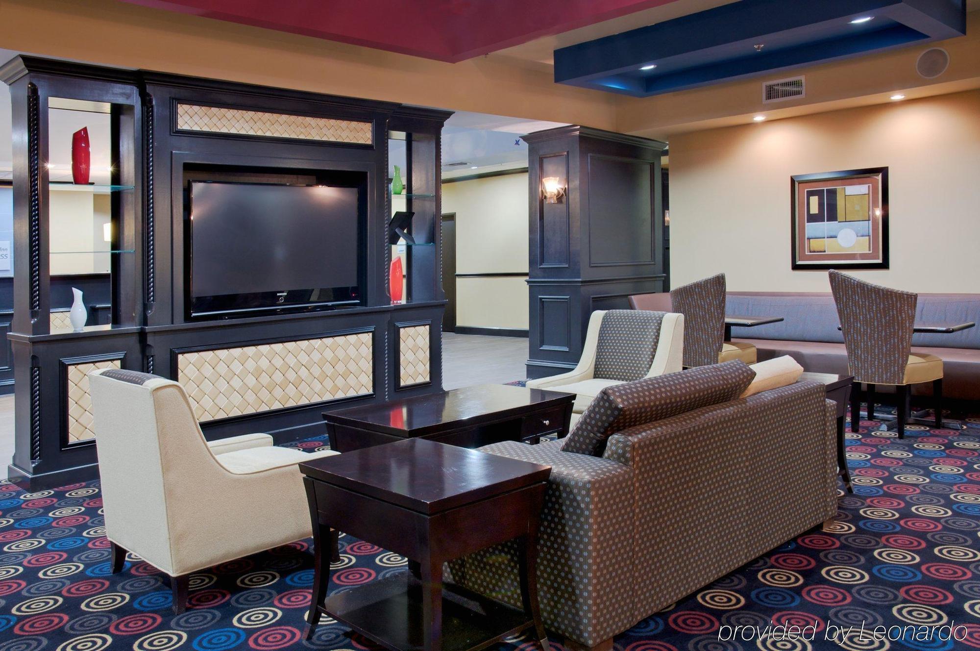Holiday Inn Express Hotel & Suites Huntsville By Ihg Екстериор снимка
