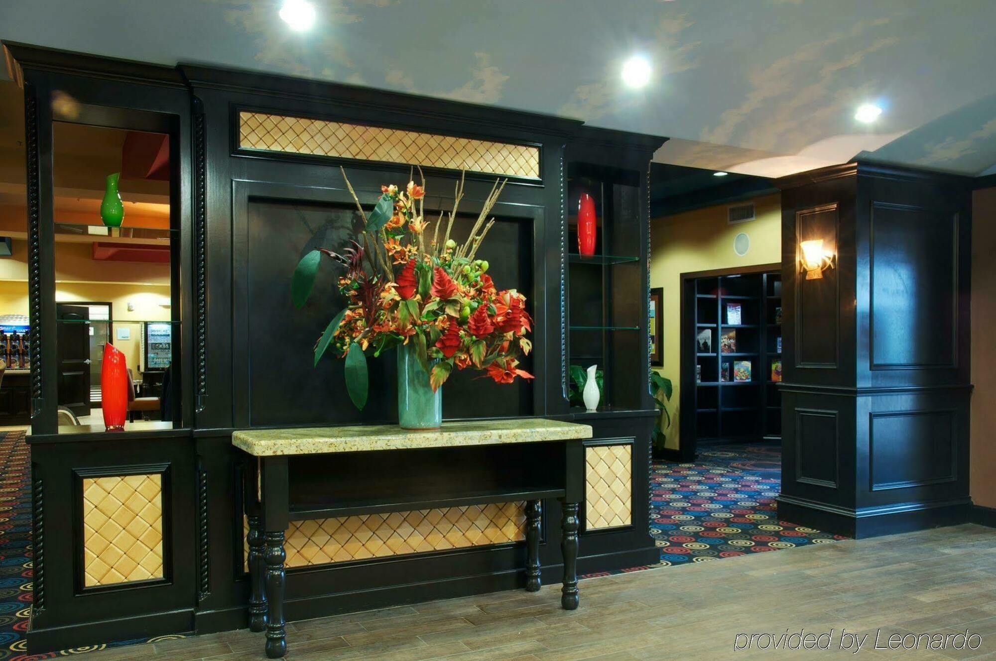Holiday Inn Express Hotel & Suites Huntsville By Ihg Екстериор снимка